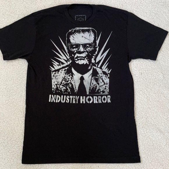 Two Graphic T-shirts Men’s Size Large - Picture 2 of 10